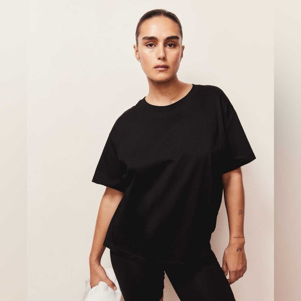 H&M Basic Black T-Shirt